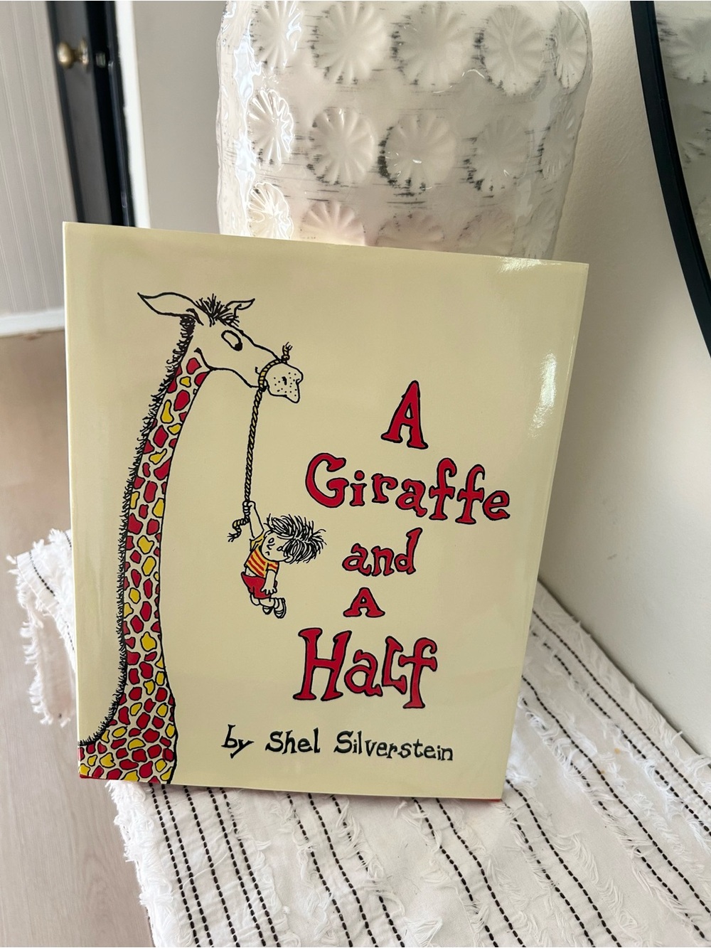 A Giraffe and a Half Hardcover w/ Dust Jacket Kids Classic Poetry Book